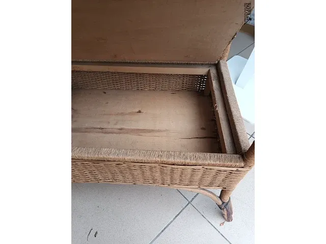 Lot 9 - vintage rieten naaikoffer - afbeelding 5 van  5