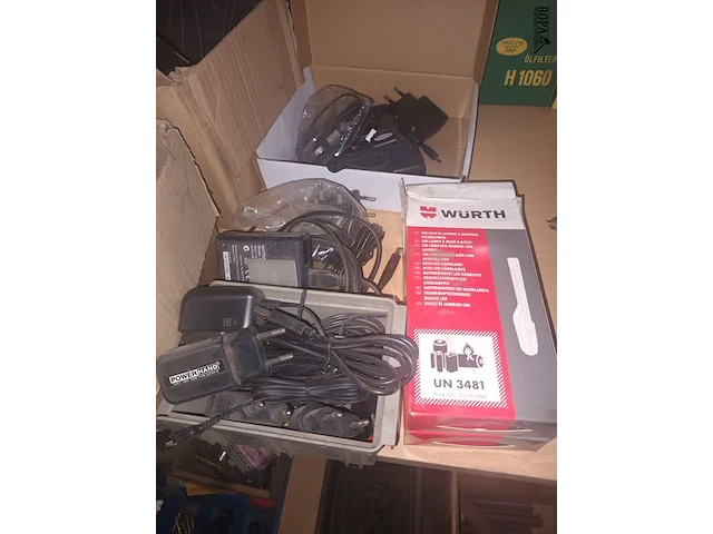 Lot 90 - accessoires en elektro - afbeelding 2 van  7