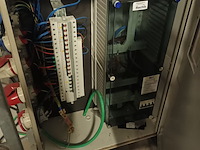 Lot 90 - elektriciteitskast in metalen frame - afbeelding 3 van  5