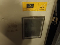 Lot 90 - elektriciteitskast in metalen frame - afbeelding 5 van  5