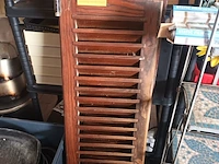 Lot 90 - houten klapdeuren. 2 stuks - afbeelding 1 van  3