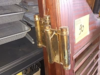 Lot 90 - houten klapdeuren. 2 stuks - afbeelding 2 van  3