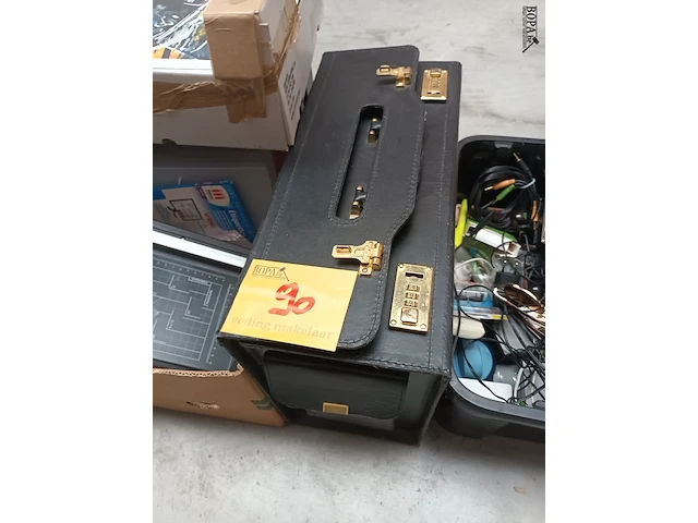 Lot 90 - kantoormateriaal en diversen - afbeelding 4 van  8