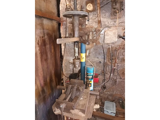 Lot 90 - kolomboormachine - afbeelding 1 van  3