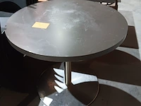 Lot 90 - ronde tafel - afbeelding 1 van  2