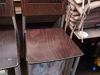 Lot 90 - stapelbare stoelen. 38 stuks - afbeelding 1 van  6