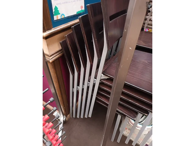 Lot 90 - stapelbare stoelen. 38 stuks - afbeelding 3 van  6