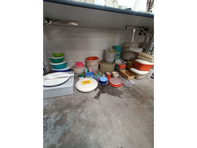 Lot 90 - tupperware. 60 stuks - afbeelding 1 van  5