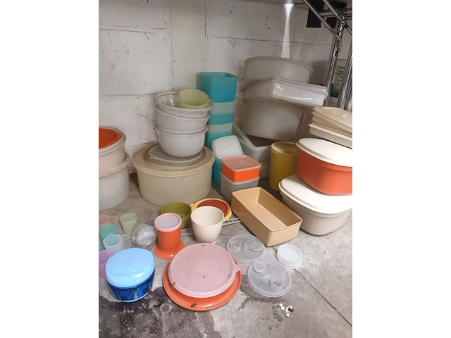 Lot 90 - tupperware. 60 stuks - afbeelding 4 van  5