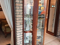 Lot 90 - vitrine kast met gebogen glas - afbeelding 4 van  4