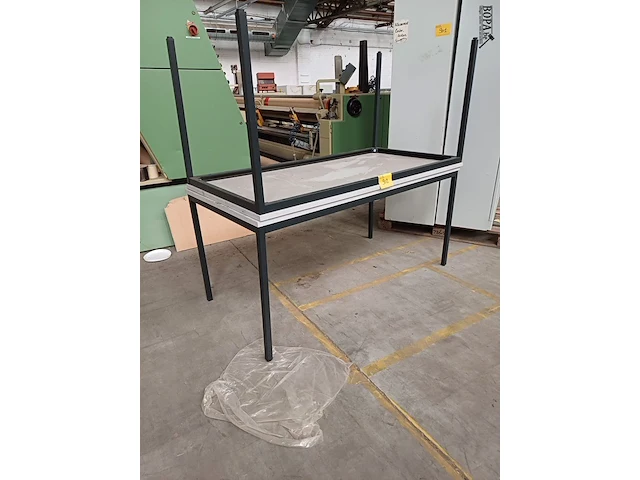 Lot 902 - tafel. 2 stuks - afbeelding 1 van  3