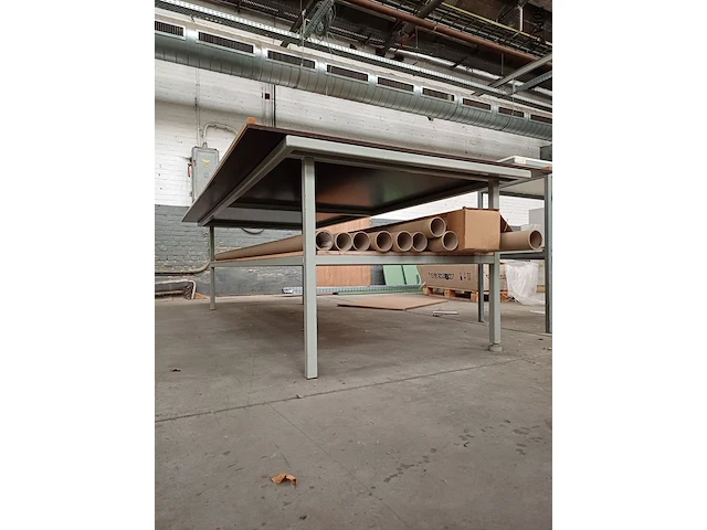 Lot 908 - werktafel - afbeelding 3 van  4