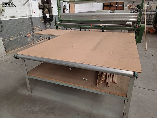 Lot 909 - werktafel - afbeelding 4 van  5