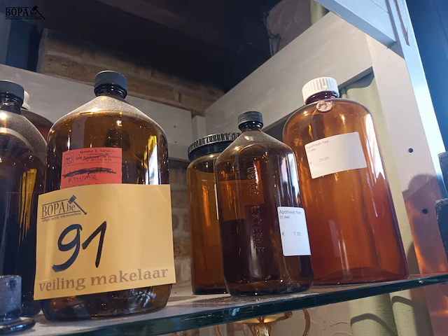 Lot 91 - apothekersflessen. 8 stuks - afbeelding 3 van  3