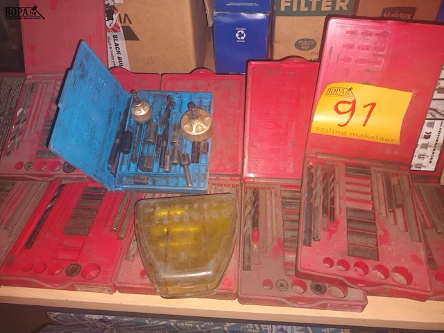 Lot 91 - borensets. 9 stuks - afbeelding 1 van  4