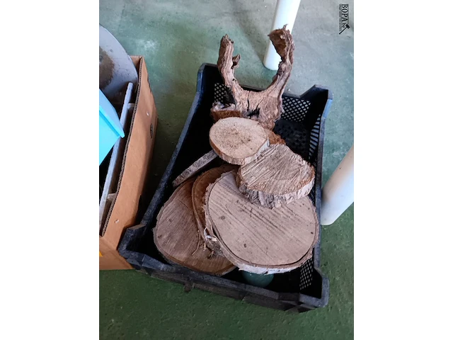 Lot 91 - decoratie materiaal - afbeelding 3 van  8