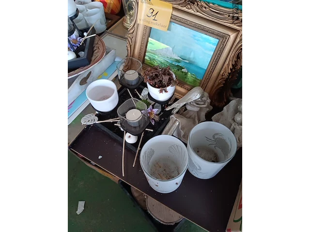 Lot 91 - decoratie materiaal - afbeelding 6 van  8