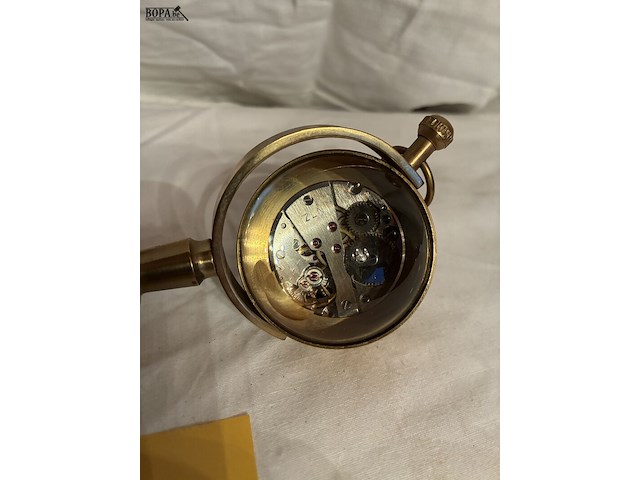 Lot 91 - glazen tafeluurwerk op bronzen voet, railway regulation leve - afbeelding 3 van  3