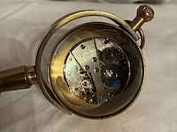 Lot 91 - glazen tafeluurwerk op bronzen voet, railway regulation leve - afbeelding 3 van  3