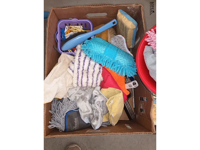 Lot 91 - lot poetsmateriaal - afbeelding 2 van  6