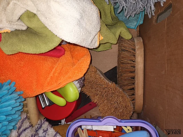 Lot 91 - lot poetsmateriaal - afbeelding 3 van  6