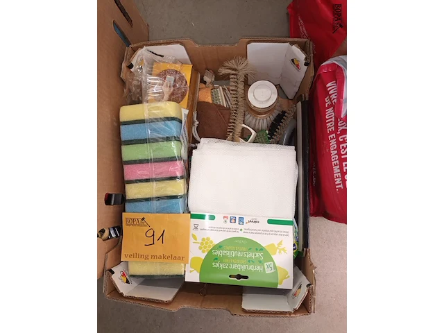 Lot 91 - lot poetsmateriaal - afbeelding 5 van  6