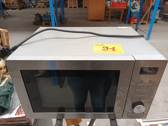 Lot 91 - microgolfoven moulinex - afbeelding 1 van  4