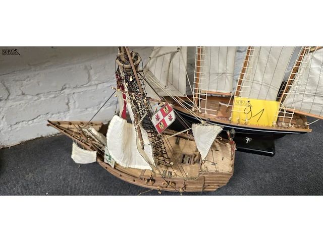 Lot 91 - modelboten 2 stuks - afbeelding 2 van  3