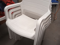 Lot 91 - pvc tuinstoel. 5 stuks - afbeelding 1 van  4