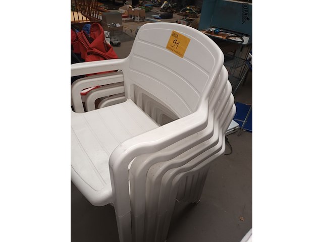 Lot 91 - pvc tuinstoel. 5 stuks - afbeelding 2 van  4