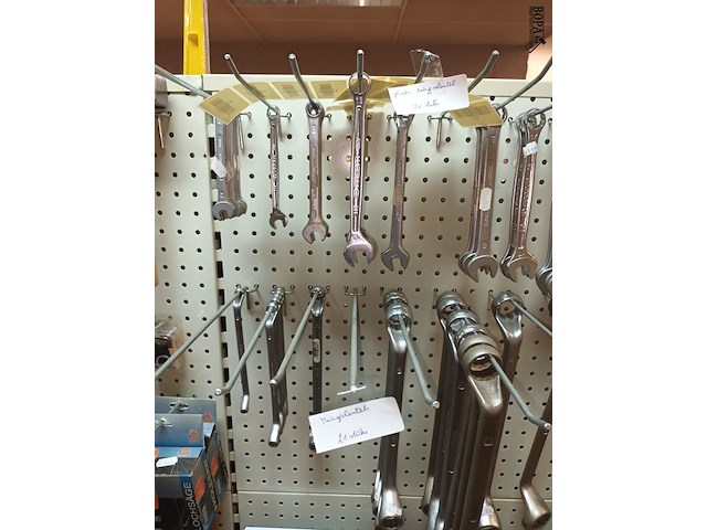 Lot 91 - sleutels. 75 stuks - afbeelding 2 van  3