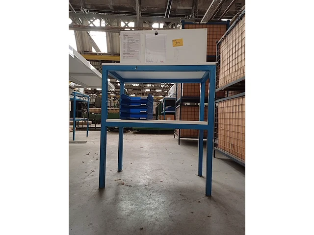 Lot 914 - werktafel - afbeelding 2 van  3