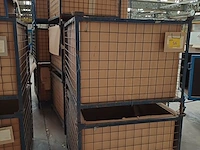 Lot 916 - metalen stapelbak. 8 stuks - afbeelding 1 van  3