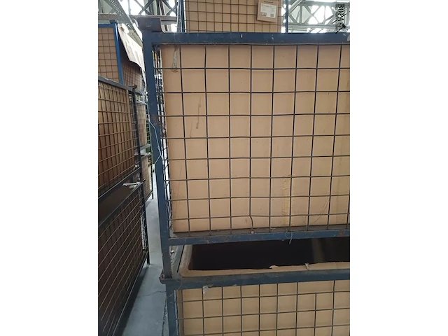 Lot 916 - metalen stapelbak. 8 stuks - afbeelding 3 van  3