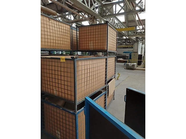 Lot 917 - metalen stapelbak. 5 stuks - afbeelding 1 van  3