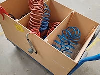 Lot 919 - transportkar met inhoud - afbeelding 2 van  5