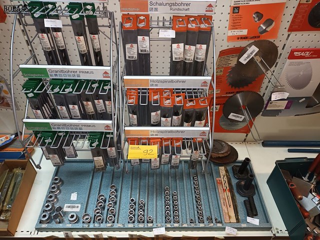 Lot 92 - boren en potsleutels. 185 stuks - afbeelding 1 van  7