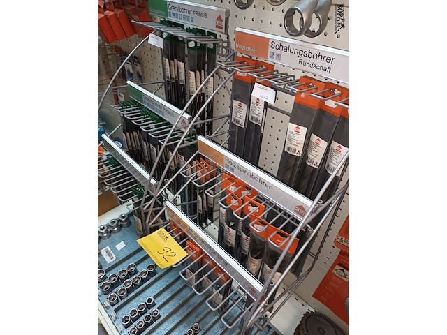 Lot 92 - boren en potsleutels. 185 stuks - afbeelding 2 van  7