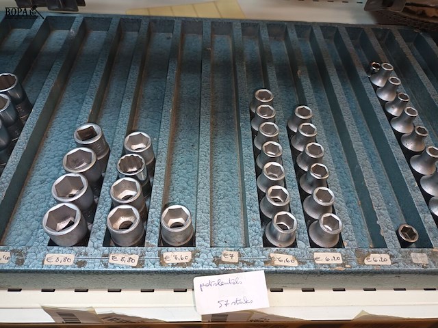 Lot 92 - boren en potsleutels. 185 stuks - afbeelding 6 van  7