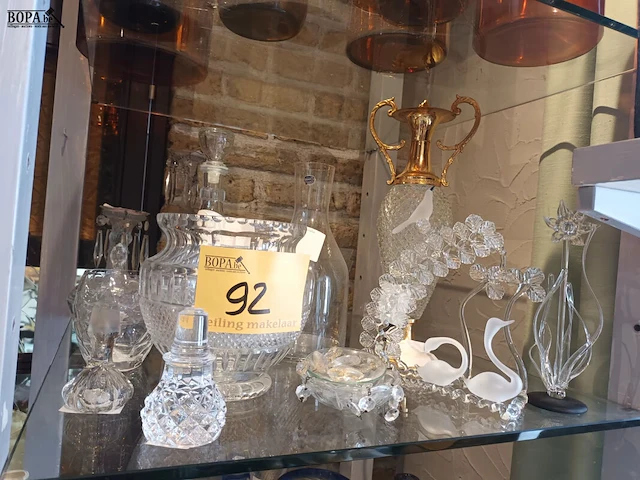 Lot 92 - glaswerk en kristal. 15 stuks - afbeelding 1 van  5