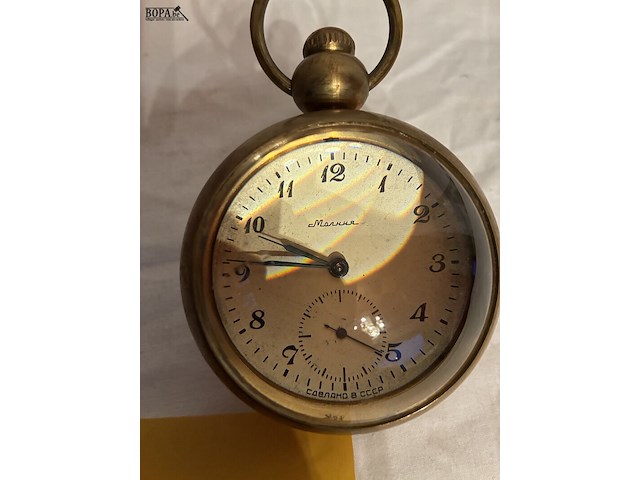 Lot 92 - glazen tafeluurwerk op ringvoet, markur - afbeelding 3 van  5