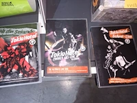 Lot 92 - kistje tokio hotel met inhoud - afbeelding 3 van  4