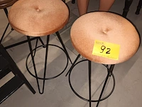 Lot 92 - krukje. 2 stuks - afbeelding 1 van  3