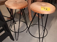 Lot 92 - krukje. 2 stuks - afbeelding 2 van  3