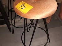 Lot 92 - krukje. 2 stuks - afbeelding 3 van  3