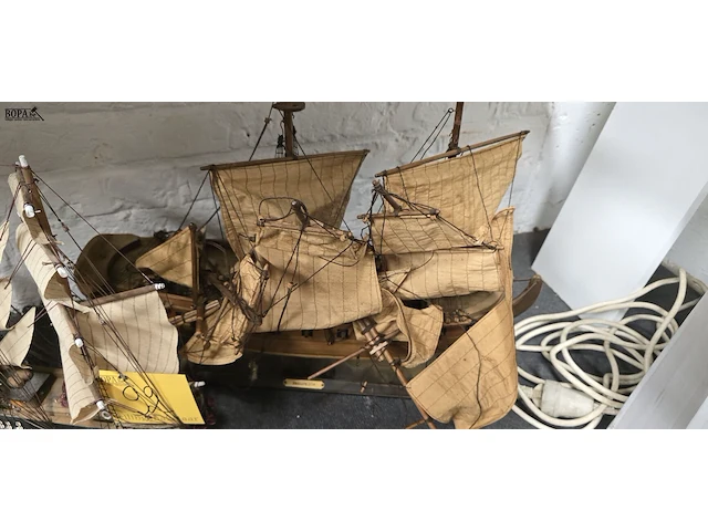 Lot 92 - modelboten 2 stuks - afbeelding 3 van  3