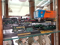 Lot 92 - modeltreinen. 9 stuks - afbeelding 5 van  5