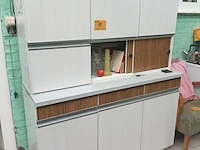 Lot 92 - vintage keukenkast - afbeelding 1 van  3