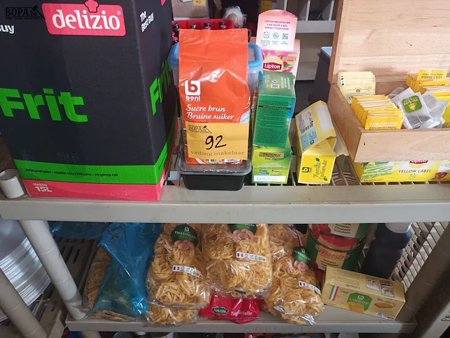 Lot 92 - voeding - afbeelding 1 van  5