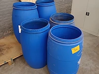 Lot 924 - plastiek ton. 8 stuks - afbeelding 1 van  1